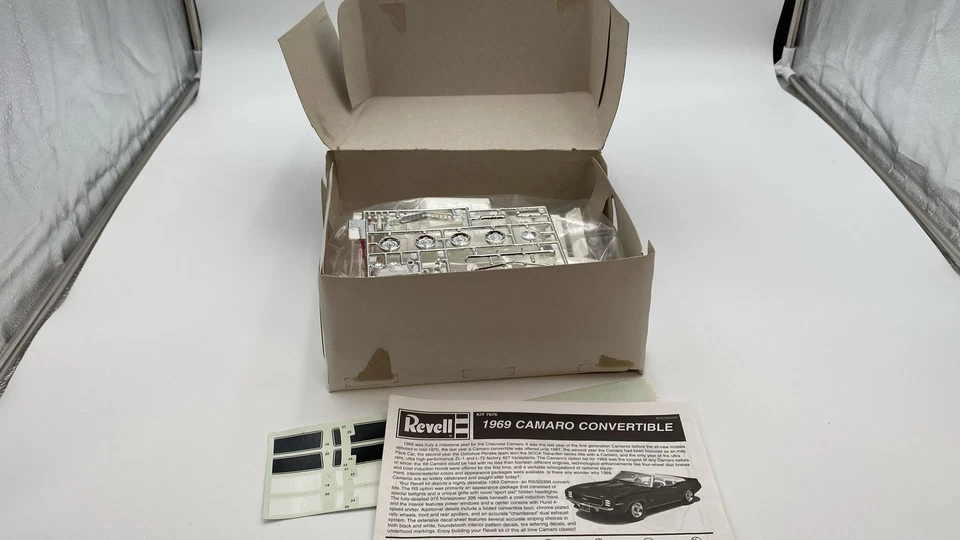 REV857676 Revell Chevrolet Camaro Convertible 1969 1/25 kit di montaggio - Immagine 2 di 4