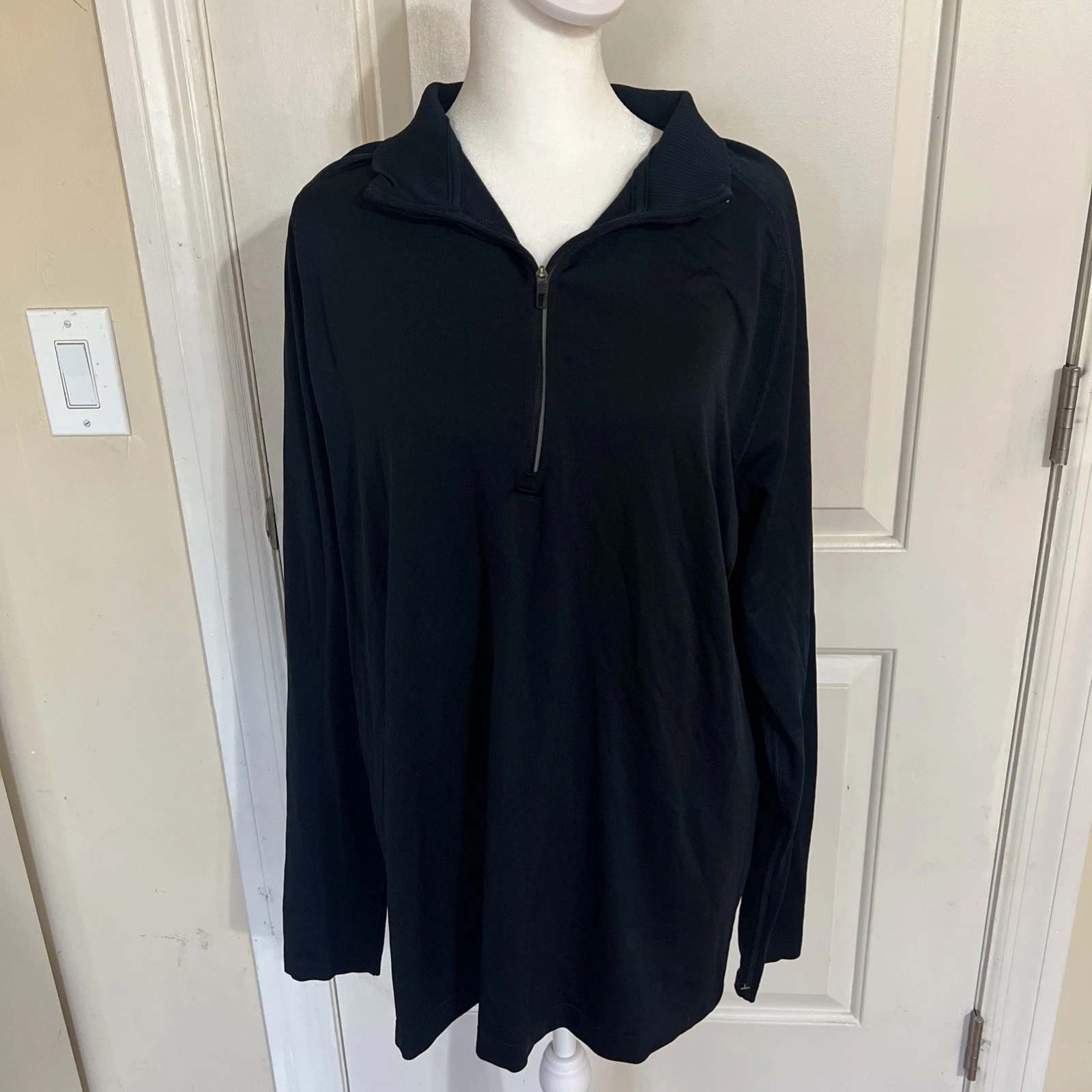 Men's Lululemon Long Sleeve Workout Shirt Size L