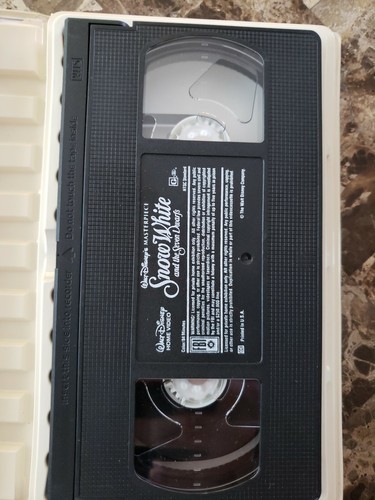 Disney's Snow White And The Seven Dwarfs (VHS) masterpiece - Picture 2 of 5