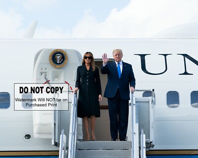 PRESIDENT TRUMP Melania Waving From Plane Air Force One