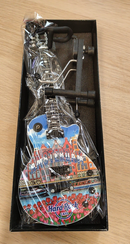 2025 HARD ROCK CAFE AMSTERDAM MINI CITY GUITAR W/ STAND/BOX - Picture 5 of 7