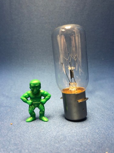 Ushio 1001195 M-1150C Marine Lamp Light Bulb - Picture 2 of 5