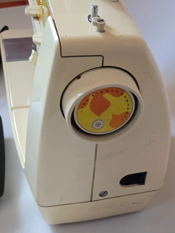 Singer Nähmaschine Singer Starlet 354 Koffer-Nähmaschine, mit original Video - Bild 4 von 4