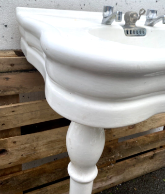 Lavabo rétro céramique italienne blanc ou noir et doré 112x63 cm ELLADE