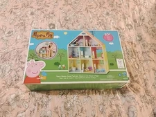 New Peppa Pig Peppa's Wooden Deluxe Playhouse 8 Rooms & 30+ Pieces Sealed Hasbro