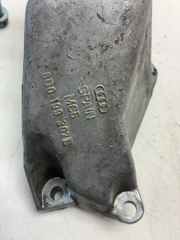 Кронштейн крепления двигателя со стороны водителя для Audi A4/S4, Volkswagen Passat 1996-2001 годов выпуска - Изображение 3 из 4