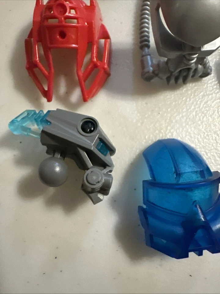 Lego Bionicle Hero Máscaras de Fábrica Lote a Granel 16 Máscaras De Colección Raro Oro Y Otros Foto 3 de 4