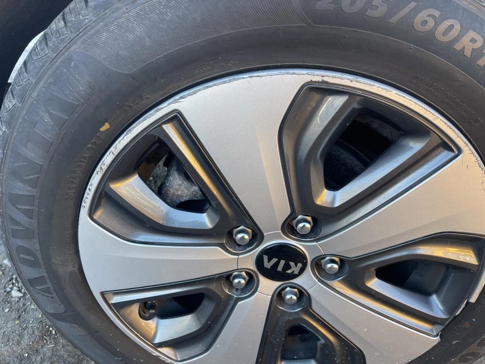 2017-2022 KIA NIRO RIGHT REAR 16X6.5 5-SPOKE ALLOY WHEEL B-COND CURB RASH 64822 - Image 2 of 4