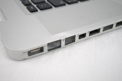 Apple MacBook Pro 17" Top Case + Keyboard | 2011, 661-5966 Grade B ncx - Picture 4 of 5