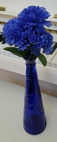 COBALT BLUE BOTTLE RAISED LEAVES DESIGN 13 INCHES HOLDS 24 OZS - Picture 5 of 9