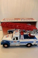 Wilco Battery Operated Rescue Truck NEW IN BOX Emergency Siren, Horn, Tail Light