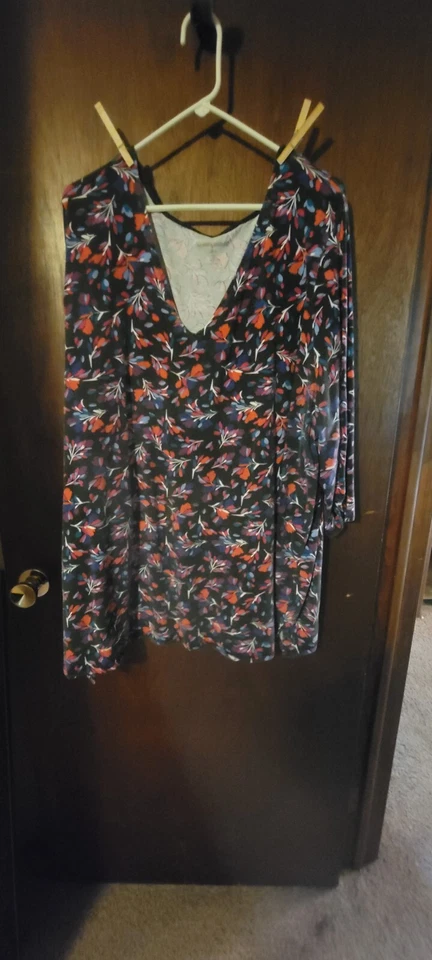 Red, maroon, deep jade, light blue and black plus size woman tunic - Image 3 of 3