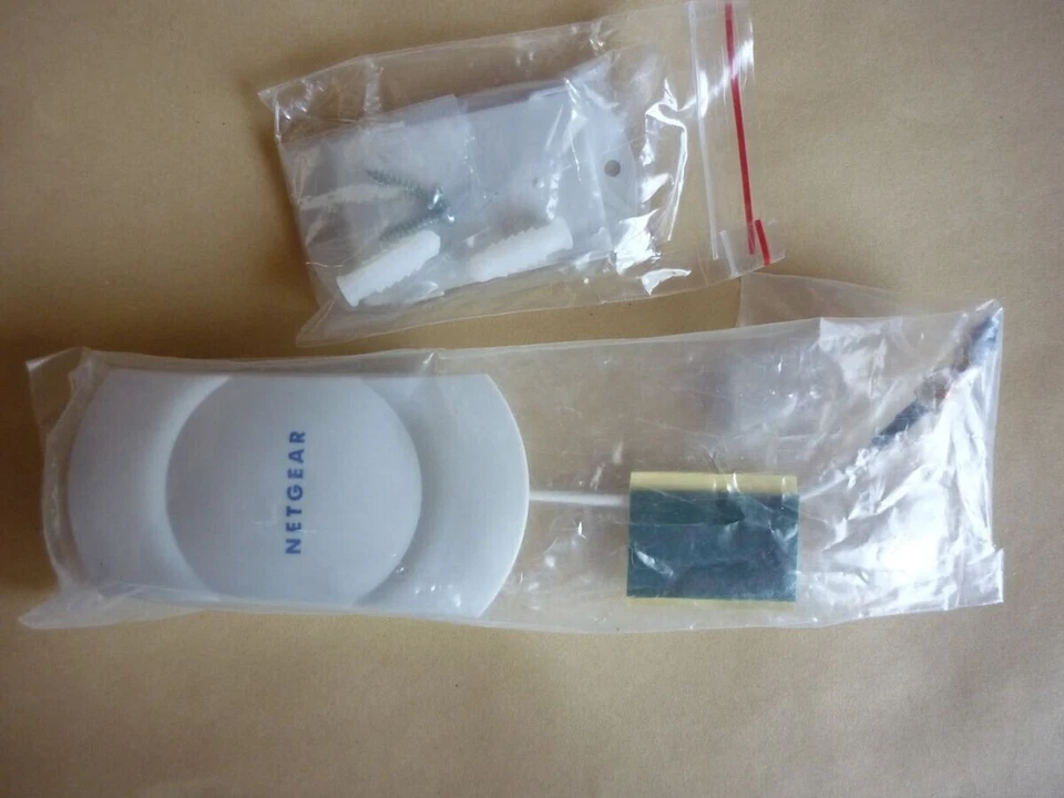 Netgear ANT2405 5dBi 2.4GHz Wireless Omni-Directional Antenna NEW - Image 2 of 4