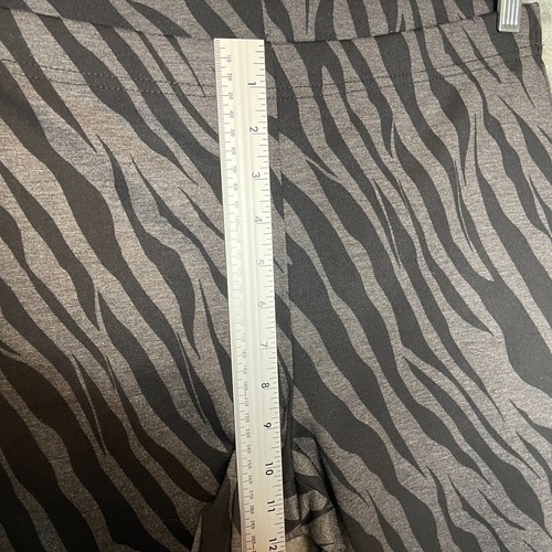 Chicos 1 Women Fabulously Slimming Animal Zebra Print Pull On Ankle Legging 8 - Picture 7 of 10