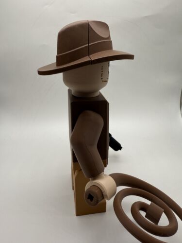 Minifigura impresa en 3D Indiana Jones a gran escala 8,5"- 9,5" - Imagen 7 de 9