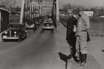Construction workers waiting on highway 4x6 photo