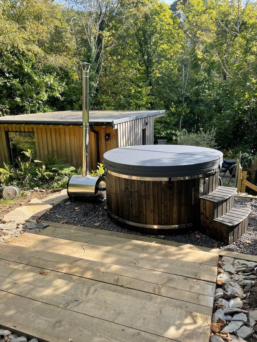 Wood fired hot tub with Grade 316 external log burner. Insulated cover |  eBay