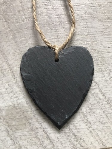 100 Handmade Natural Slate Heart Mini Chalkboard Tags, Weddings Partys Christmas - Picture 3 of 3