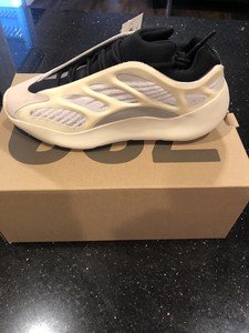 yeezy v3 azael sizing