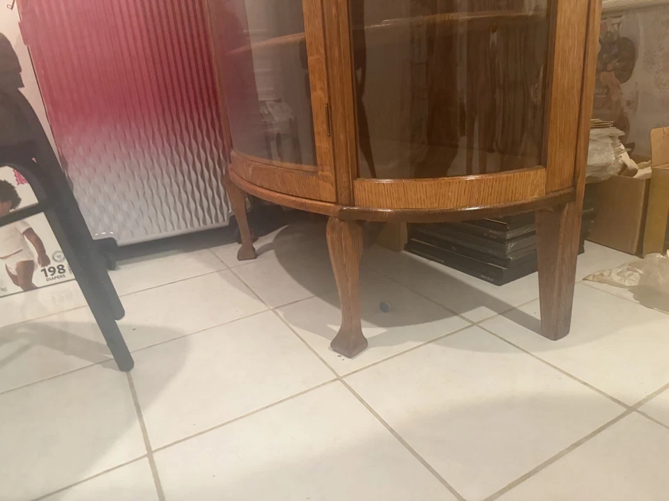 Antiguo gabinete de curiosidades de vidrio curvado roble tigre dorado pies de desplazamiento imperio Foto 2 de 4