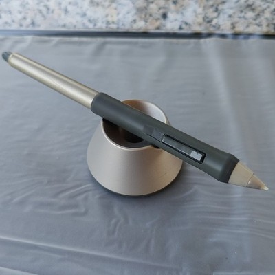 Wacom Intuos3 Grip Pen (ZP-501E-00A), Maus (ZC-100-00), Airbrush (ZP-400E-01A)