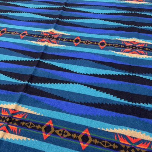 RARE Pendleton Blanket Beaver State Robes and Shawls Aztec Wool 75x64 Vintage - Picture 4 of 12