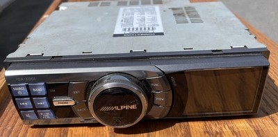 Alpine iDA-X001 Stereo 18 Watts RMS  USB Aux No Remote