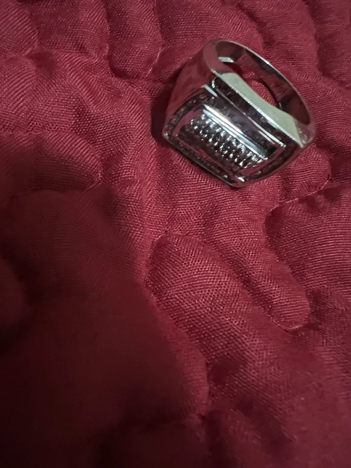 Men's Ring Size 10 10 K White Gold with Real Diamonds 0.25 - Image 3 of 4