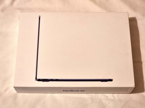 Apple MacBook Air M4 2025 13-inch, 16GB RAM, 256GB SSD, Midnight Black - Picture 4 of 6