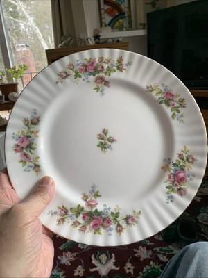 1 Royal Albert MOSS ROSE Dinner Plate 10 3/8''  Excellent Condition