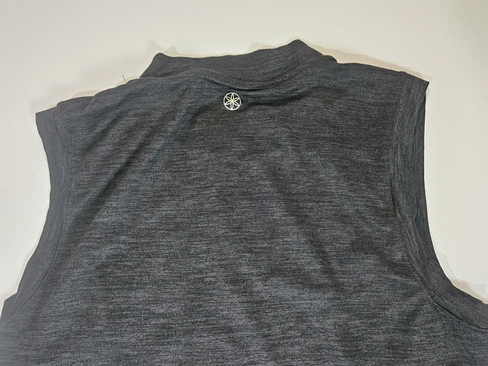 Top Gaiam Para Mujer Gris Medio Atlético Absorbente de Humedad Top Entrenamiento Yoga Camisa Foto 4 de 4