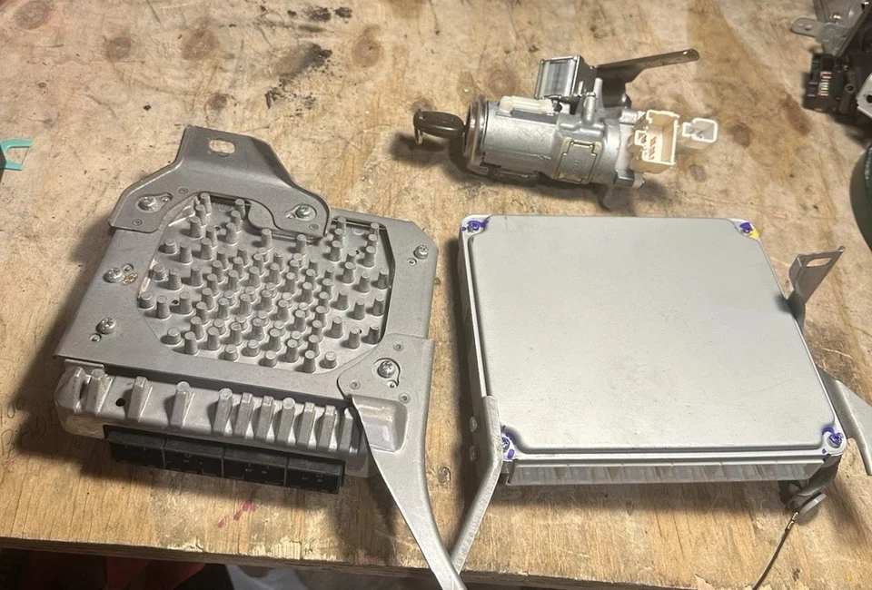 2006 Toyota Highlander гибридный ECU с выключателем зажигания и ключом OEM 89981-48100 - Изображение 4 из 4