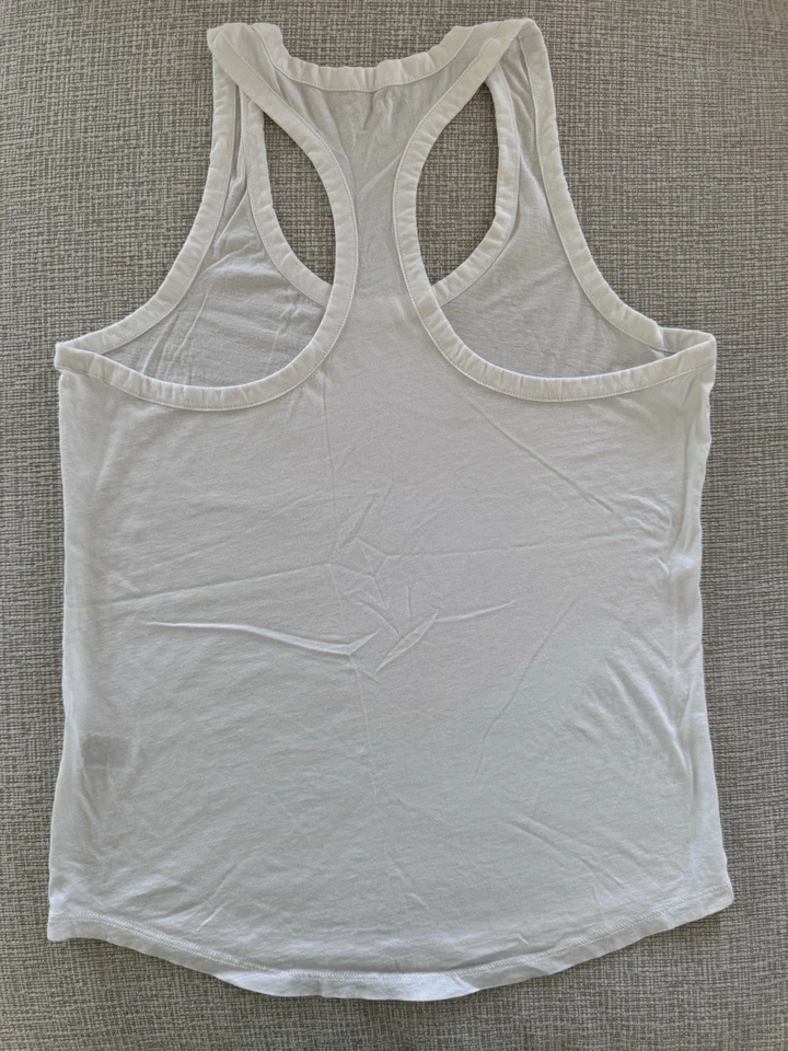 Lote de 4 camisetas sin mangas deportivas Beyond Yoga para mujer talla pequeña Foto 4 de 4