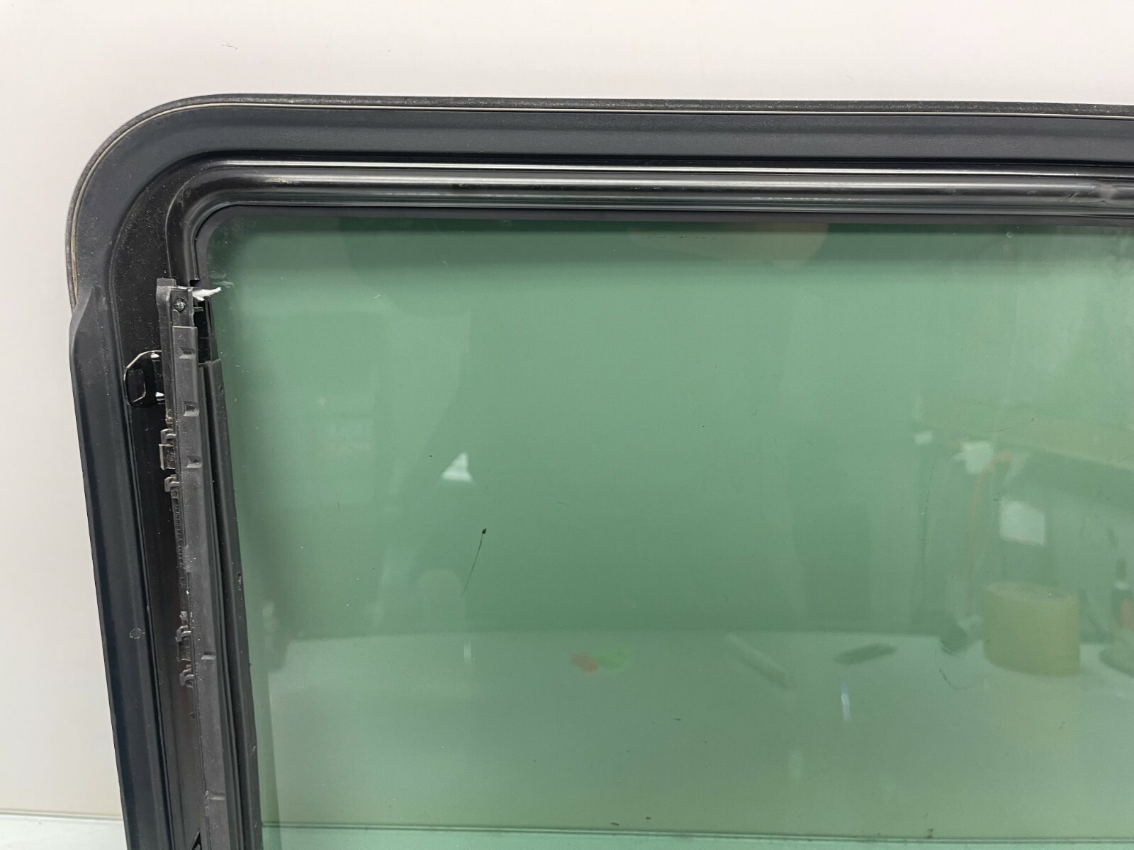 2007 Maserati Quattroporte M139 SUNROOF SUN ROOF SLIDING WINDOW GLASS OEM