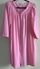 Vitg Miss Elaine Classics Women  s M Nightgown Pearl Button Front House Dress