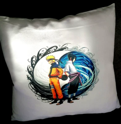 Housse de Coussin Blanc et Noir. Personnalisé sur Naruto - Photo 1/3