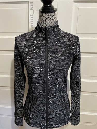 lululemon digital rain