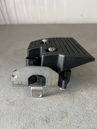 Evinrude OMC Ficht Power Distribution Fuse Panel 586301 586457 586224 514867 - Picture 5 of 8