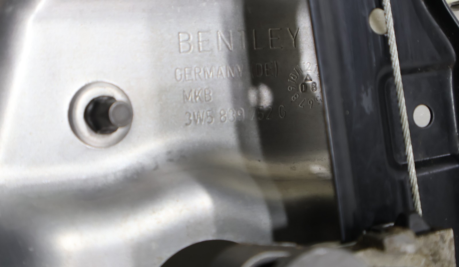 2006 - 2012 BENTLEY CONTINENTAL REAR RIGHT DOOR WINDOW REGULATOR & CARRIER OEM
