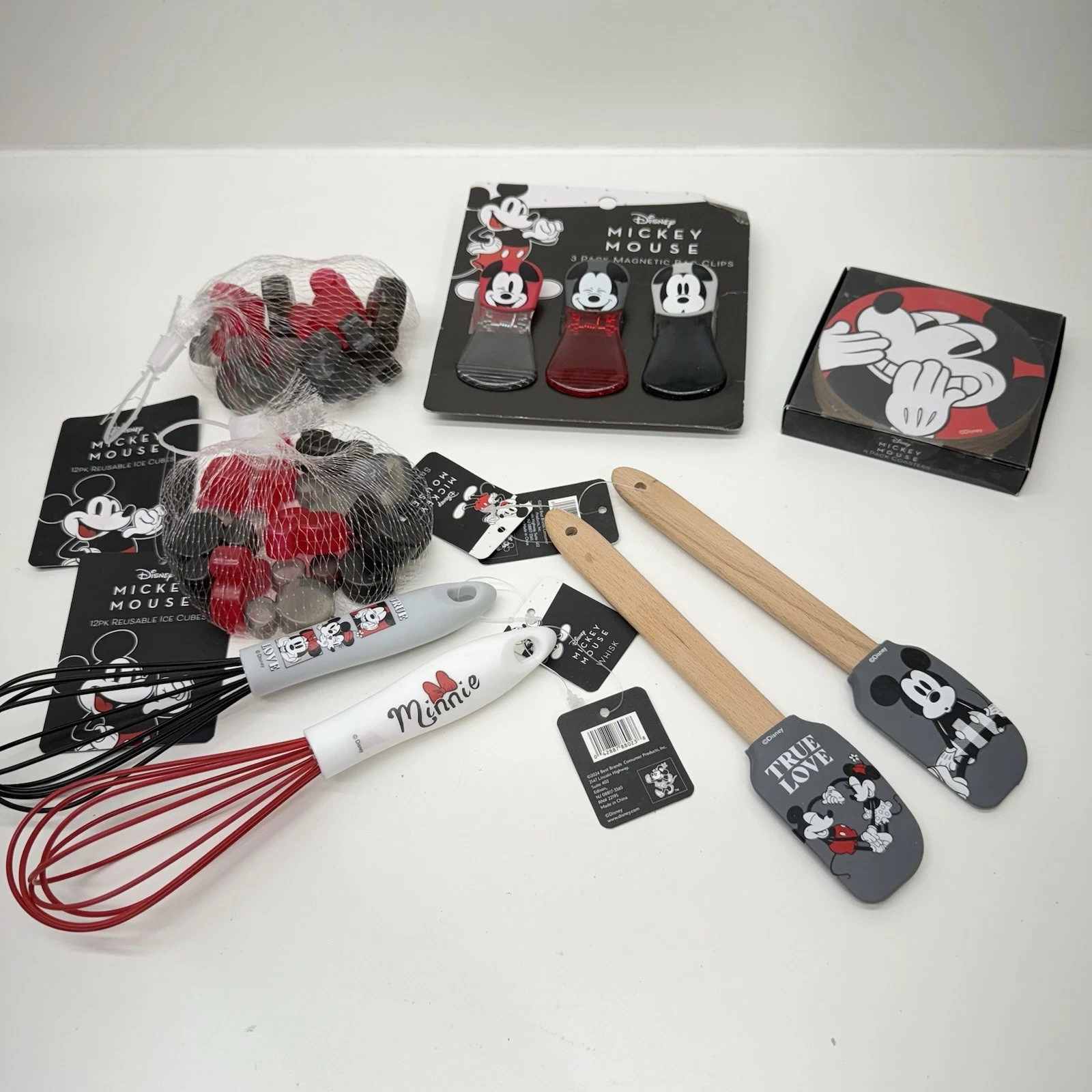 Lot Disney Mickey Mouse Kitchen Utensils 2 Spatulas 2 Whisks Magnetic Coasters