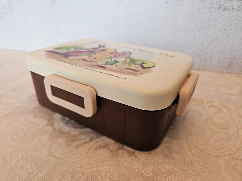 Skater Bento Box 4 Lock Disney Classic Pooh 650ml Fluffy Dome Lid Microwave Safe - Image 4 of 4