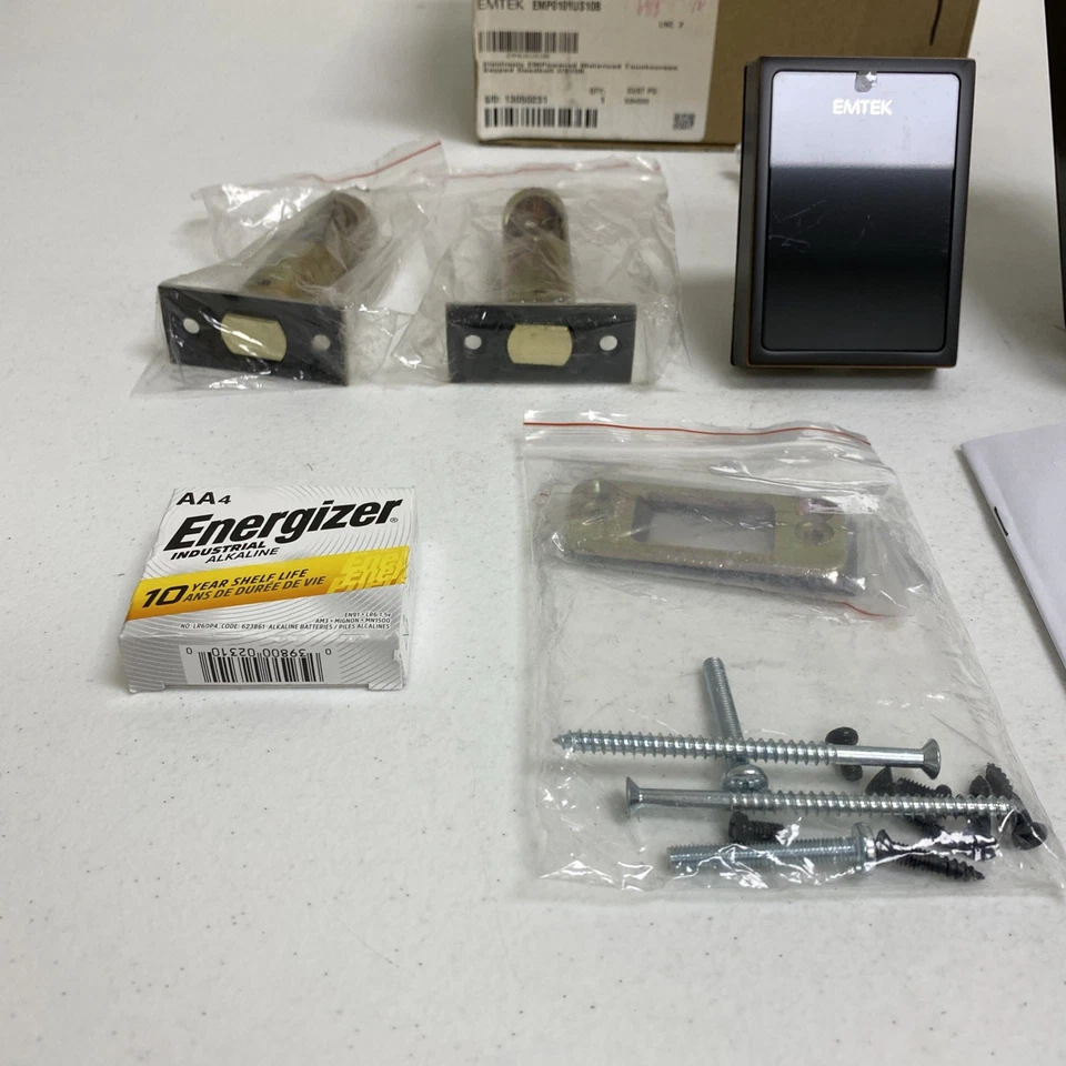 Teclado táctil motorizado Emtek EMP0101US10B EMPowered™ cerrojo sin llave Foto 3 de 4