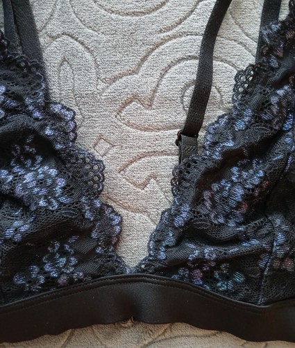 Urban Outfitters Bralette Small Lace Black Blue V Neck Strappy Pretty NWT - Picture 4 of 16