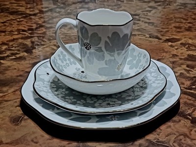 NEW Lenox SCATTERED PETALS Serving for One 4 Piece Set Dinner Plates Bowl Mug 