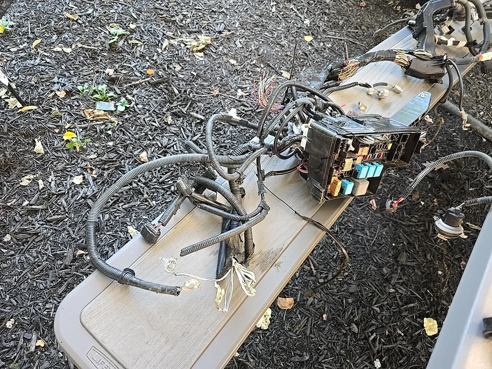 TOYOTA RAV-4 16 17 18 ENGINE BAY ROOM MAIN WIRE WIRING HARNESS W/ FUSE BOXES - Image 3 of 4