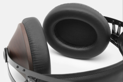MASSDROP X MEZE 99 NOIR Closed-Back Headphones, Case, + Pads MASSDROP X MEZE 99 NOIR Closed-Back Headphones, Case, + Pads
