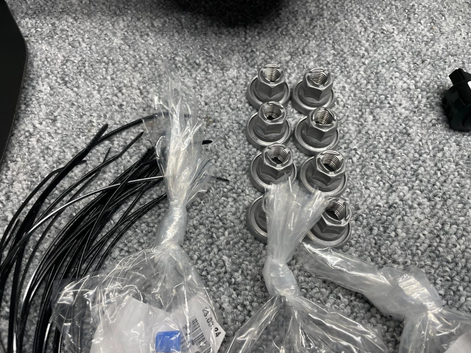 BMW X5M G05 F95 SET TRAILER TOW HITCH ELECTR. SWIVELLING 71606889275 ORIGINAL - Image 4 of 4