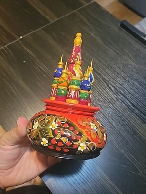 RUSSIAN MUSIC BOX ST. BASIL'S CATHEDRAL WOODEN HAND PAINTED 8'' TALL ~ NEW