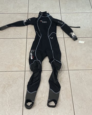 mares coral 1 size 4 wetsuit
