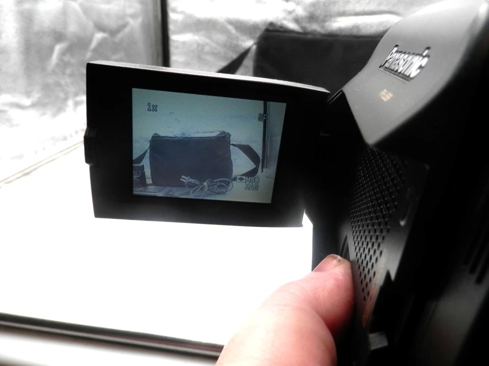 Panasonic PV-L559 VHS-C Camcorder Video Camera Bundle-EUC-Free Shipping - Image 2 of 4